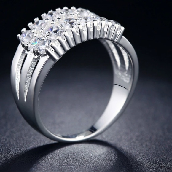 CZ Crystals Sterling Silver Ring Size 9 - Picture 4 of 6